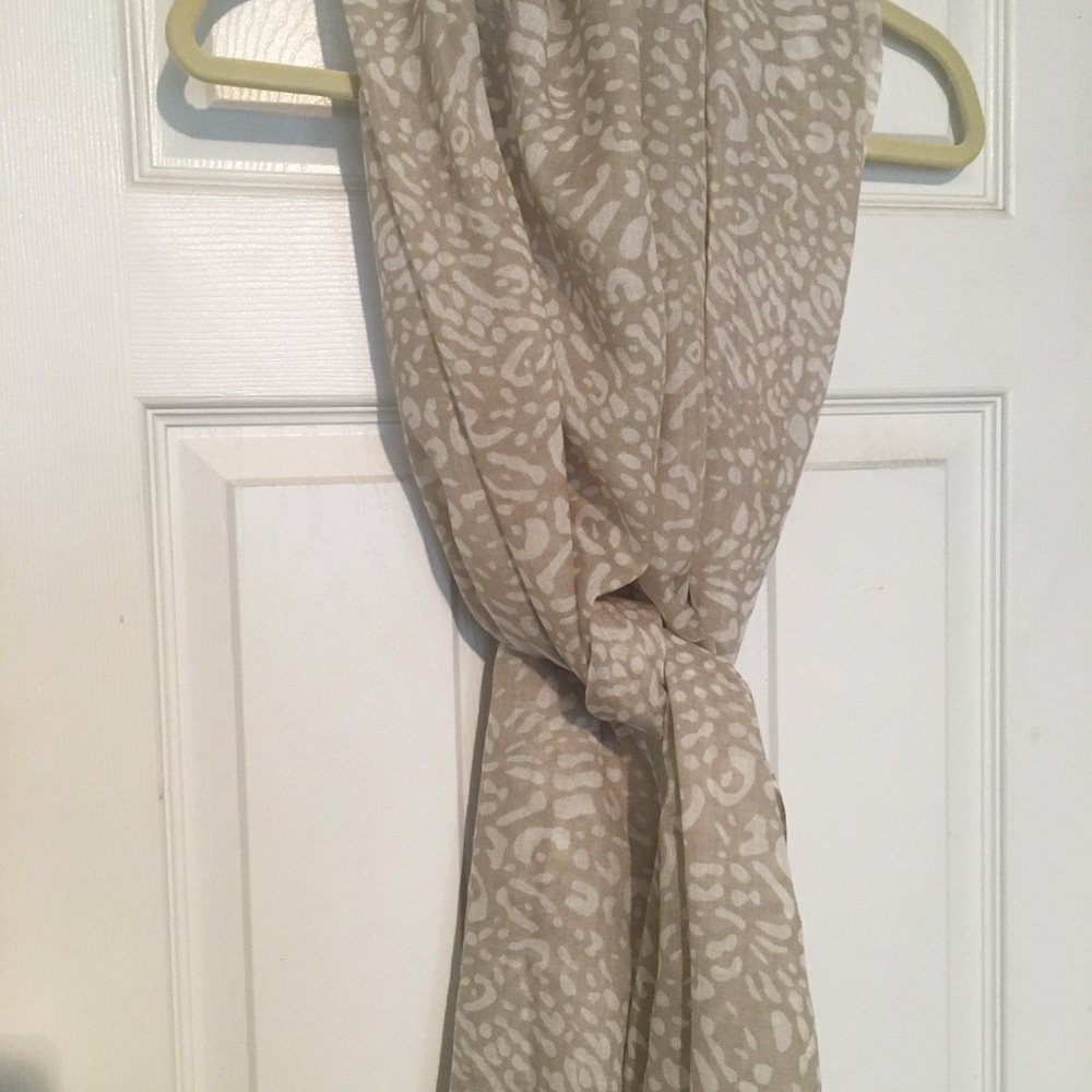 Calvin Klein lightweight wrap scarf, NWOT